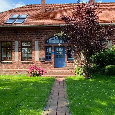 Idyllische An Der Nordsee- Alte Schule Suellwarden * Butjadingen